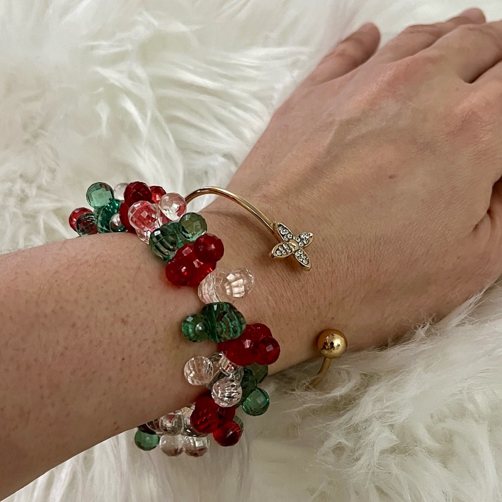 Bracelets - Picture 2 of 5